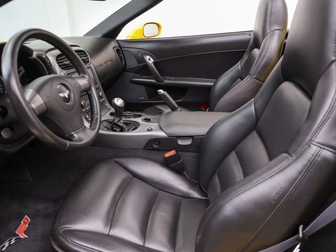 Used 2006 Chevrolet Corvette Convertible w/ Preferred Equipment Group RWD image 26