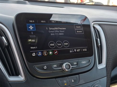 Used 2023 Chevrolet Malibu LT image 18