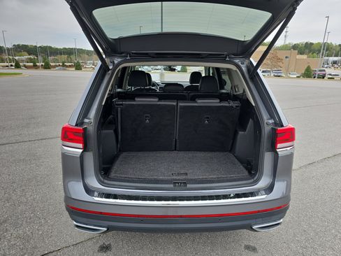 Used 2023 Volkswagen Atlas SE w/ Black Wheel Package AWD/4WD image 12