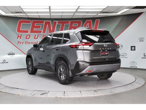Used 2022 Nissan Rogue S image 4