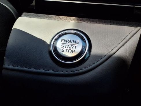 New 2025 Lincoln Nautilus Premier w/ Equipment Group 102A image 9