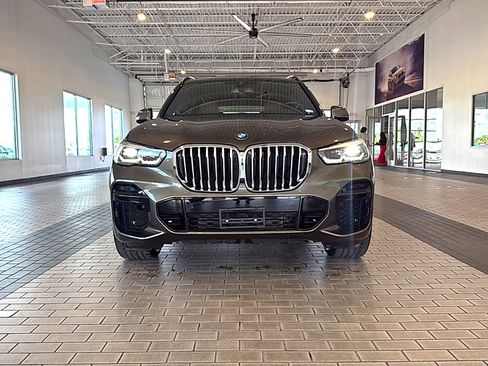 Used 2023 BMW X5 sDrive40i w/ M Sport Package RWD image 2