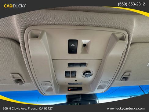 Used 2015 Cadillac Escalade Luxury image 16