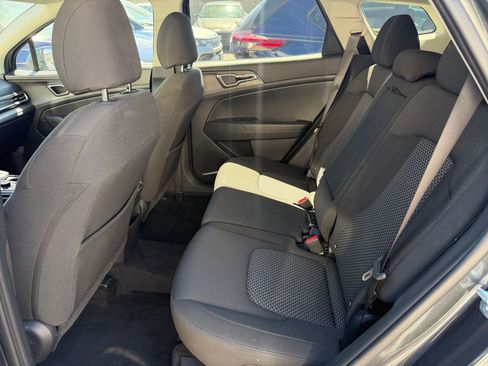 Used 2025 Kia Sportage LX image 24