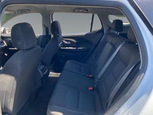 Used 2024 GMC Terrain SLE FWD image 13