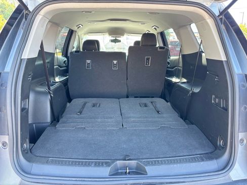 Used 2022 GMC Acadia SLE FWD image 11