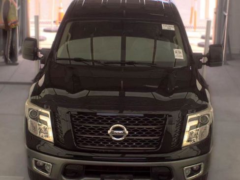 Used 2017 Nissan Titan PRO-4X AWD/4WD image 2