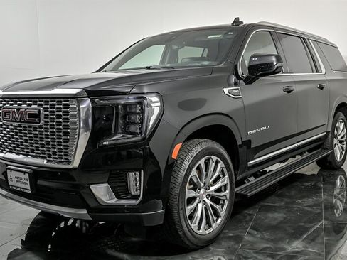 Used 2021 GMC Yukon XL Denali w/ Denali Premium Package AWD/4WD image 5