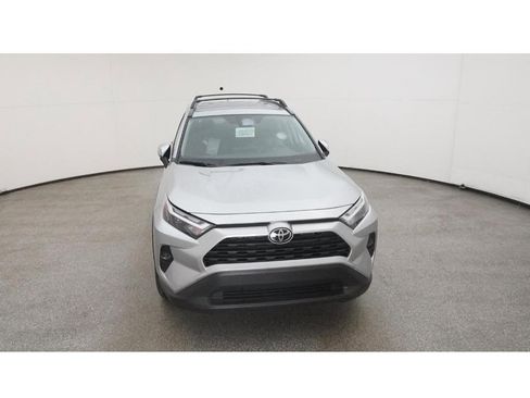 Used 2025 Toyota RAV4 XLE image 16