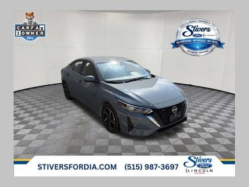 Used 2025 Nissan Sentra SV FWD image 1