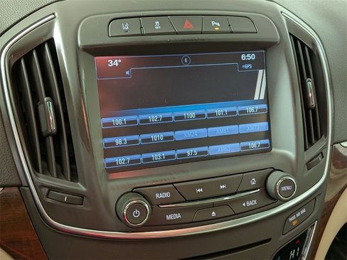 Used 2017 Buick Regal Premium w/ Driver Confidence Package #2 image 34