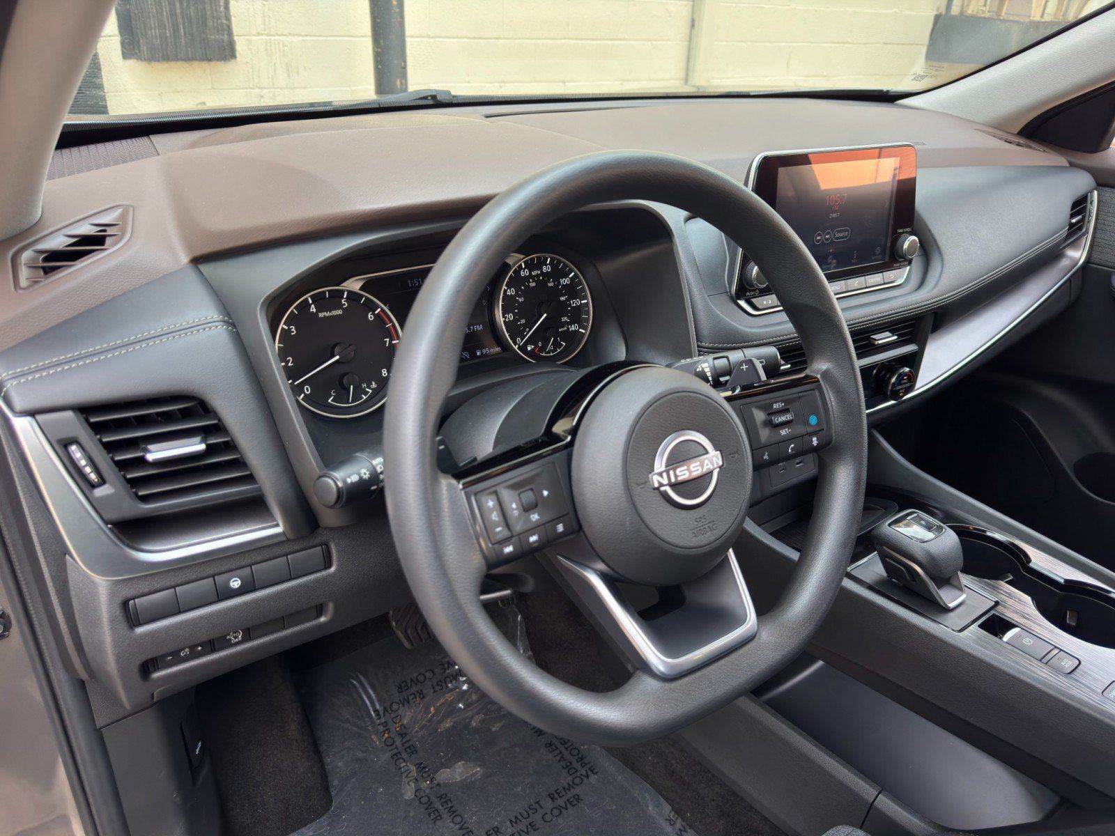 Used 2023 Nissan Rogue SV FWD image 12