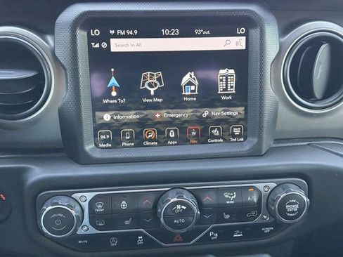 Used 2021 Jeep Gladiator Sport AWD/4WD image 17