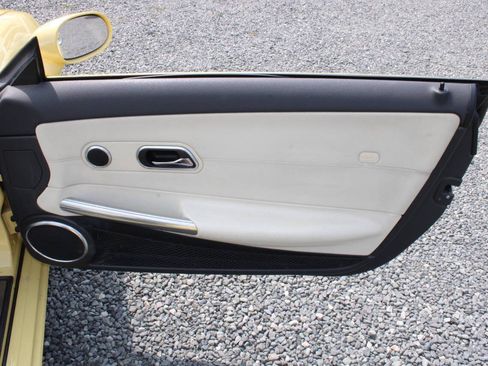 Used 2005 Chrysler Crossfire Limited RWD image 18