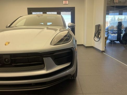 New 2026 Porsche Macan AWD/4WD image 25