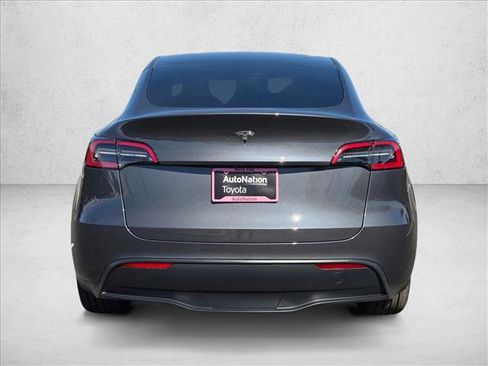 Used 2023 Tesla Model Y Long Range image 7
