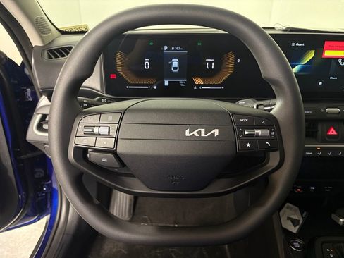 New 2026 Kia K4 FWD image 19