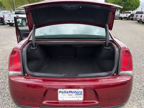 Used 2019 Chrysler 300 S AWD/4WD image 12