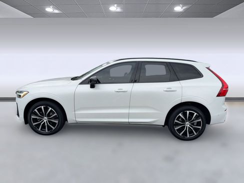Used 2023 Volvo XC60 B5 Ultimate image 2