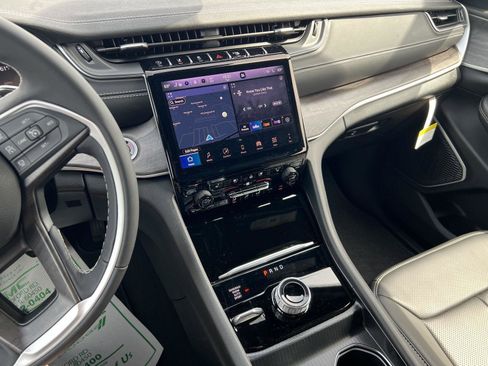 New 2025 Jeep Grand Cherokee L Limited w/ Luxury Tech Group II image 26