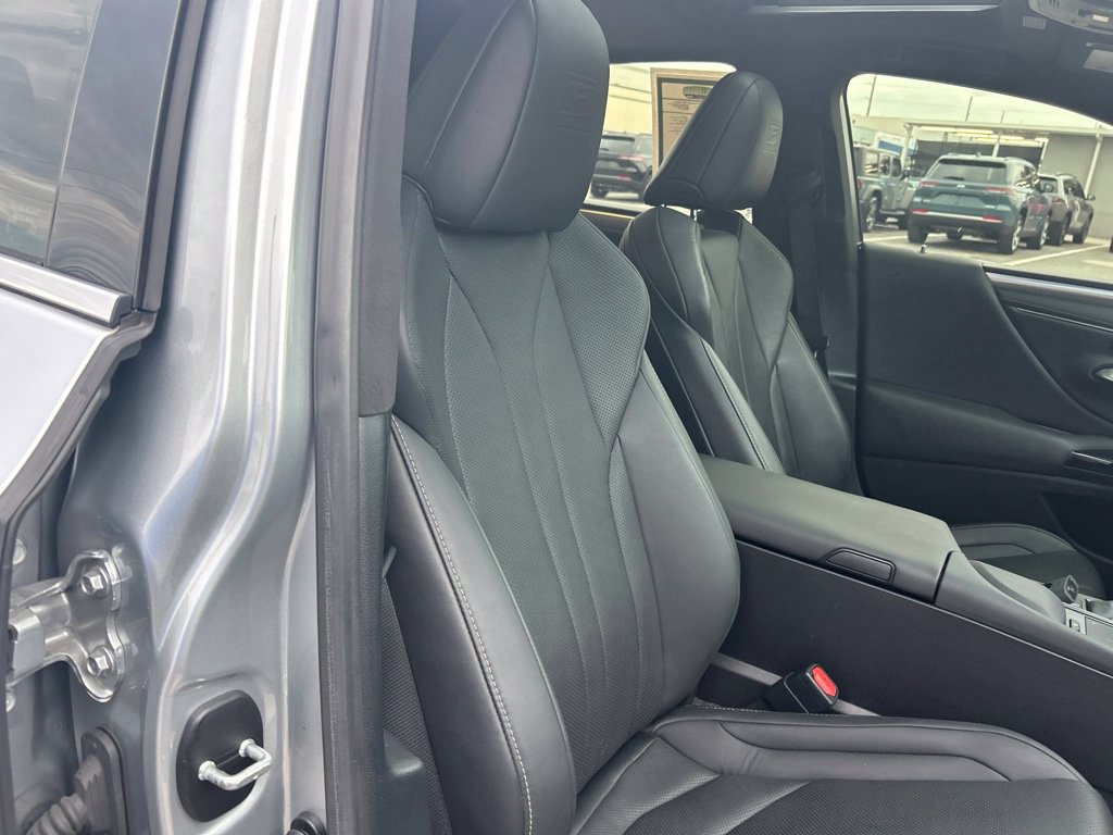 Used 2022 Lexus ES 350 F Sport w/ Accessory Package 2 FWD image 23