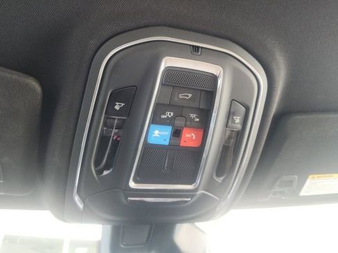 Used 2024 Jeep Grand Cherokee Limited image 32