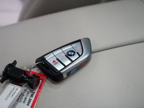 Used 2021 BMW X5 M50i w/ Executive Package image 40