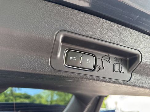 Used 2022 Ford Explorer ST w/ Equipment Group 401A AWD/4WD image 15