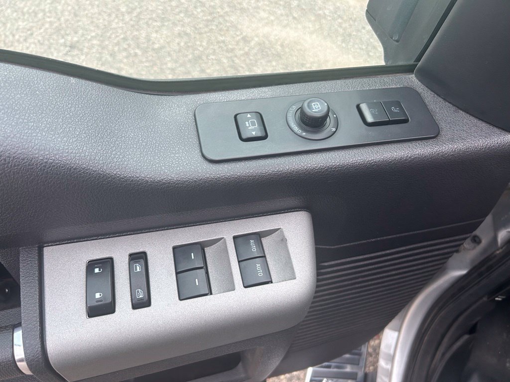 Used 2015 Ford F350 Lariat w/ Chrome Package AWD/4WD image 20
