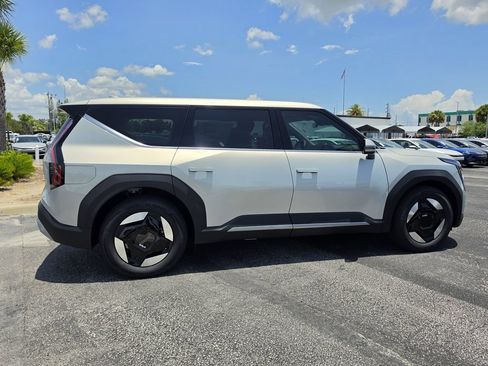 New 2026 Kia EV9 Light RWD image 9