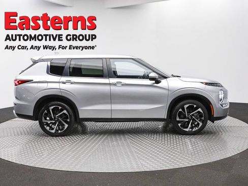 Used 2024 Mitsubishi Outlander SE FWD image 4