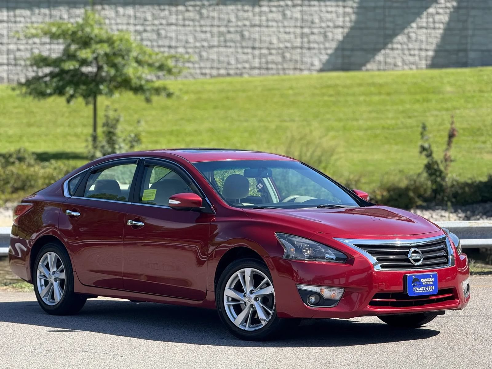 Used 2013 Nissan Altima 2.5 SV w/ 2.5SV Convenience Pkg FWD image 2