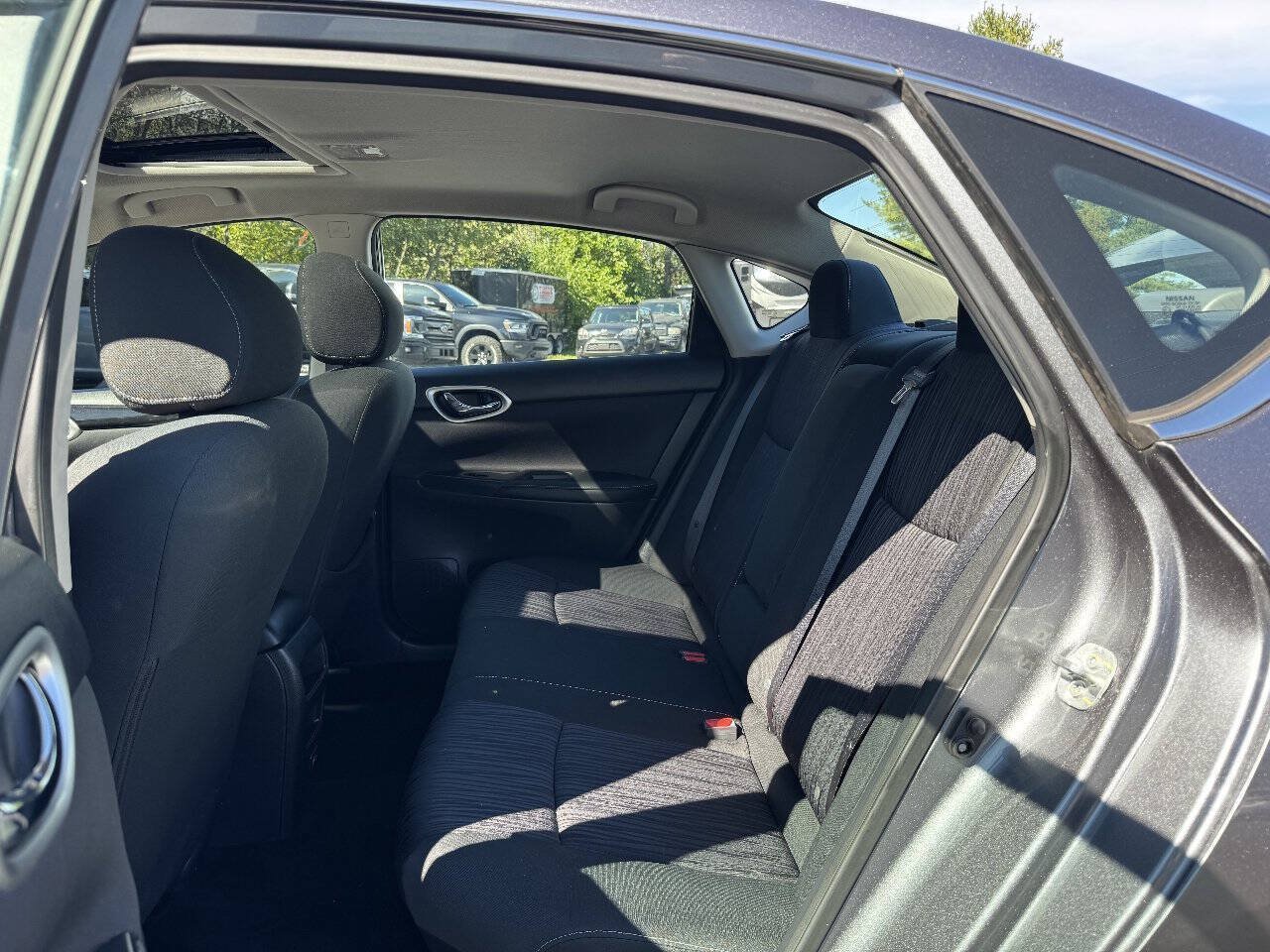 Used 2019 Nissan Sentra SV w/ Special Edition Package FWD image 15