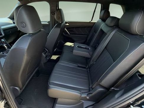 Used 2023 Volkswagen Tiguan SE R-Line FWD image 17