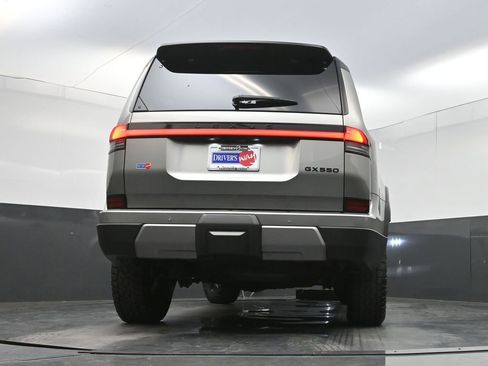 Used 2024 Lexus GX 550 AWD/4WD image 29