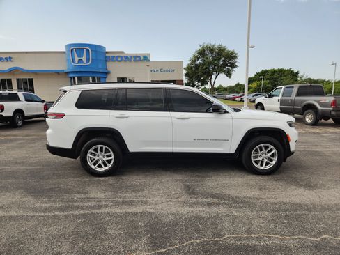 Used 2024 Jeep Grand Cherokee L Laredo w/ Luxury Tech Group I AWD/4WD image 7