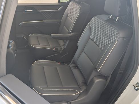 Used 2024 GMC Acadia Denali FWD image 18