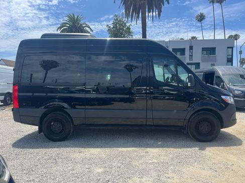 Used 2025 Mercedes-Benz Sprinter 2500 image 6
