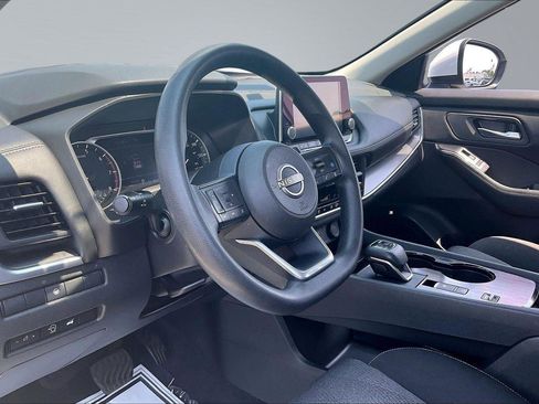 Certified 2024 Nissan Rogue SV FWD image 15