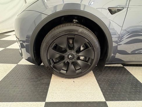 Used 2023 Tesla Model Y Long Range AWD/4WD image 12