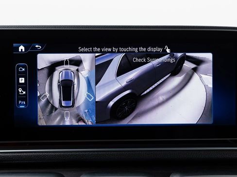 Certified 2025 Mercedes-Benz GLE 450e 4MATIC w/ AMG Line Interior image 23