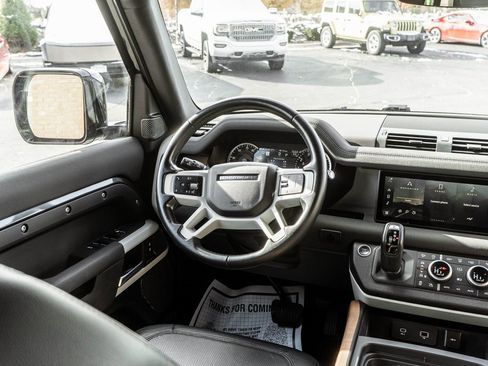 Used 2023 Land Rover Defender 110 S image 11