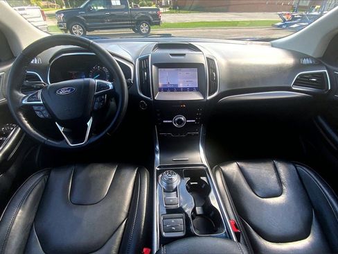 Used 2020 Ford Edge Titanium image 15