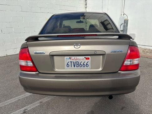 Used 2000 MAZDA Protege DX image 9