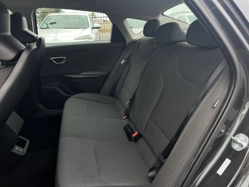 Used 2025 Kia K4 FWD image 27