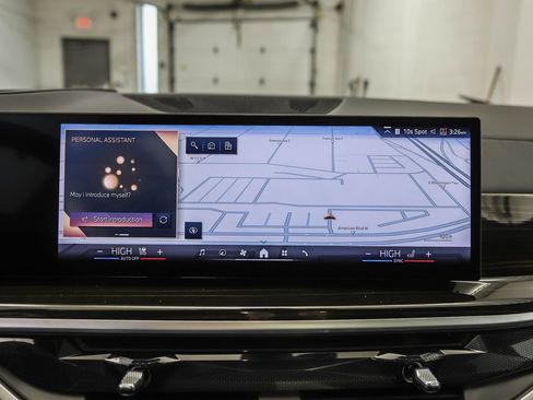 Used 2025 BMW X7 xDrive40i w/ M Sport Package image 15