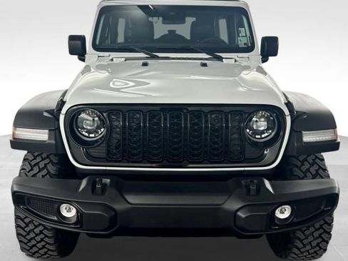 Used 2025 Jeep Wrangler Unlimited Sport AWD/4WD image 3