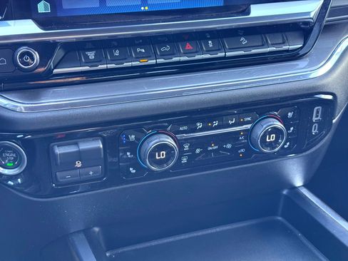 Used 2024 Chevrolet Silverado 2500 High Country w/ Technology Package image 27