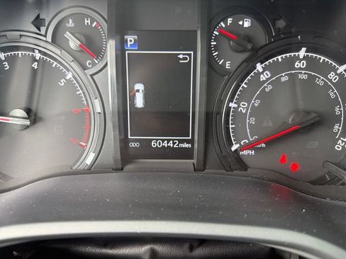 Used 2022 Toyota 4Runner SR5 AWD/4WD image 19