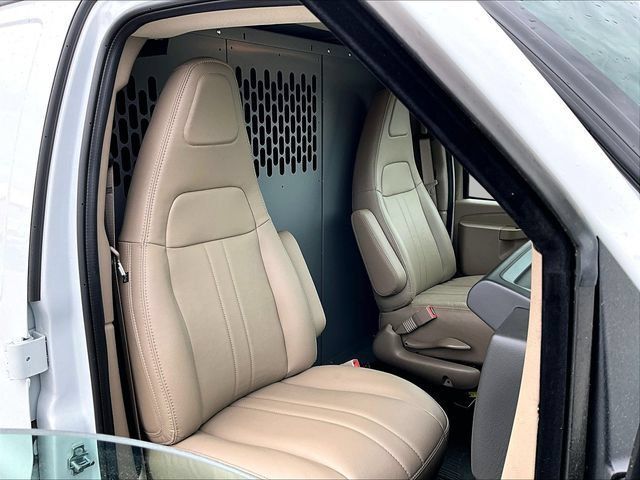 New 2026 Chevrolet Express 2500 RWD image 23